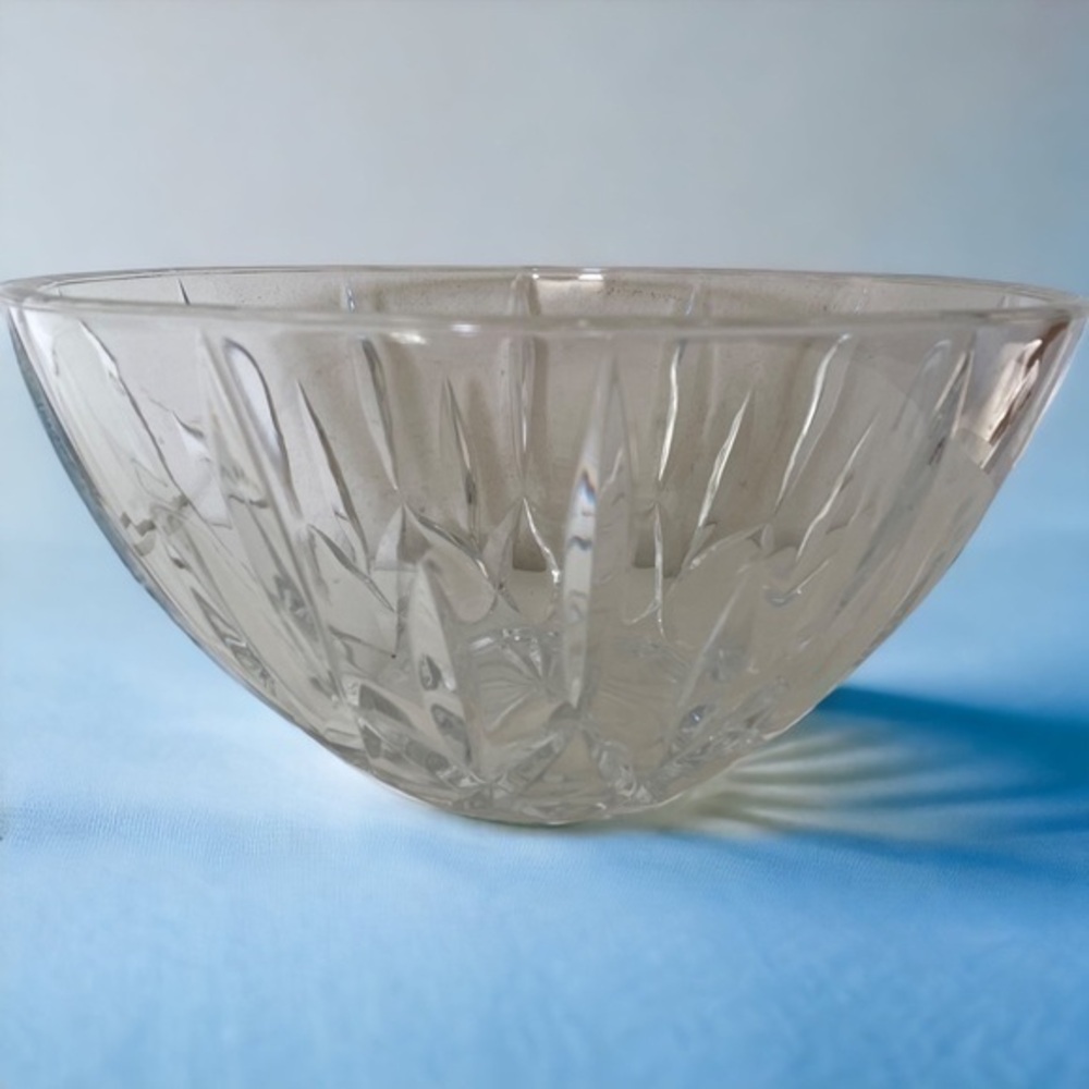 Mikasa Cut Crystal Glass Home Accent Fruit Decor Bowl
